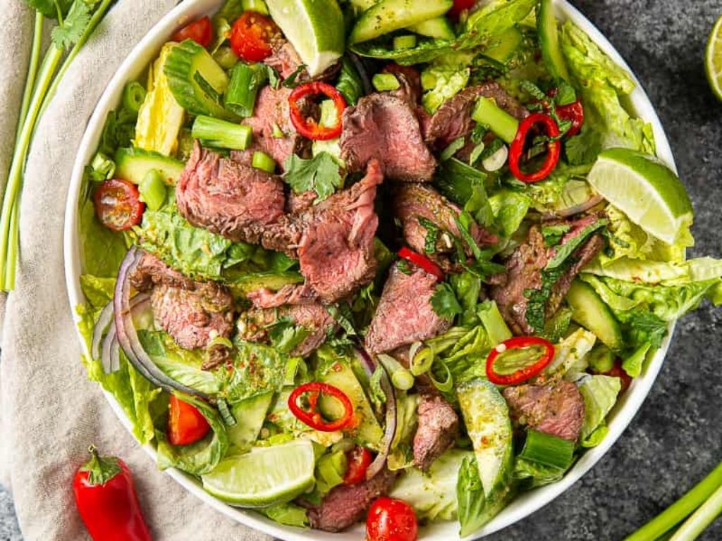 Yam Nua (Tai Dana Salatası)
