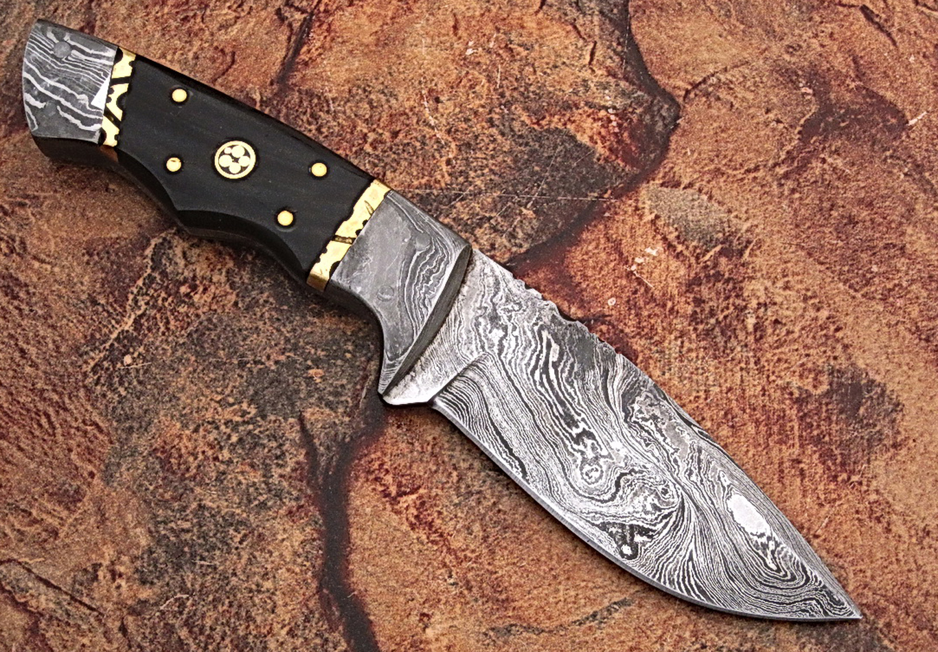 Damascus steel Skinner with Mosaic Pin & Buffalo Horn handle