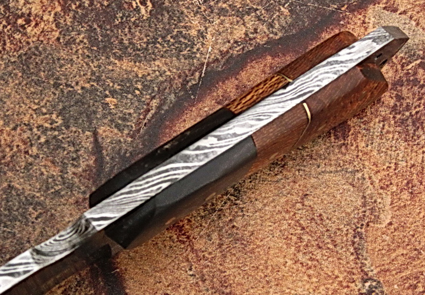 Damascus steel hunting, camping & skinner knife with Buffalo Horn and Chinar Wood handle