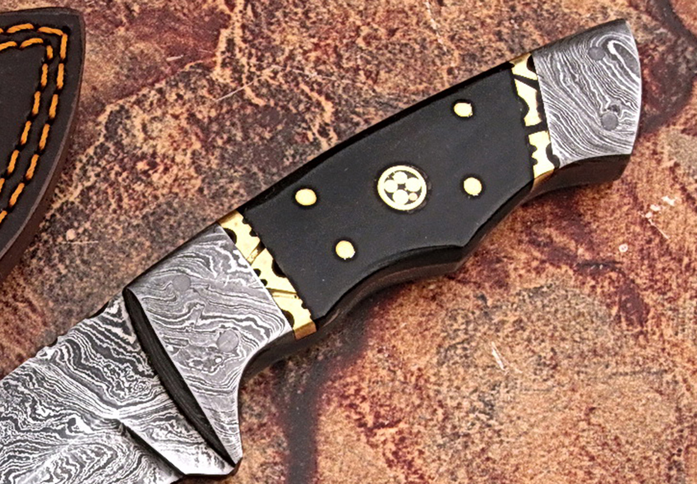 Damascus steel Skinner with Mosaic Pin & Buffalo Horn handle