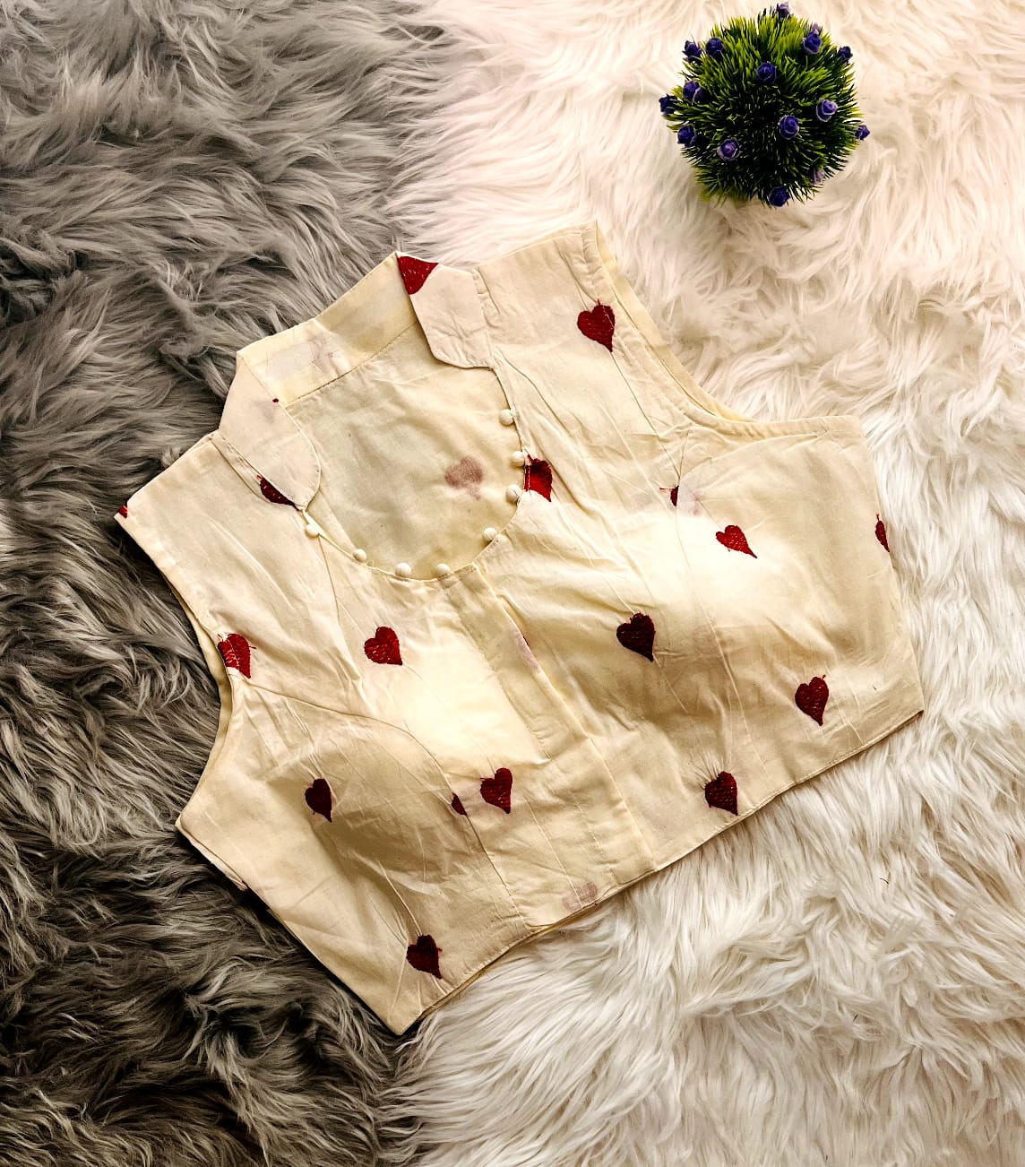 Collared Sleeveless Blouse