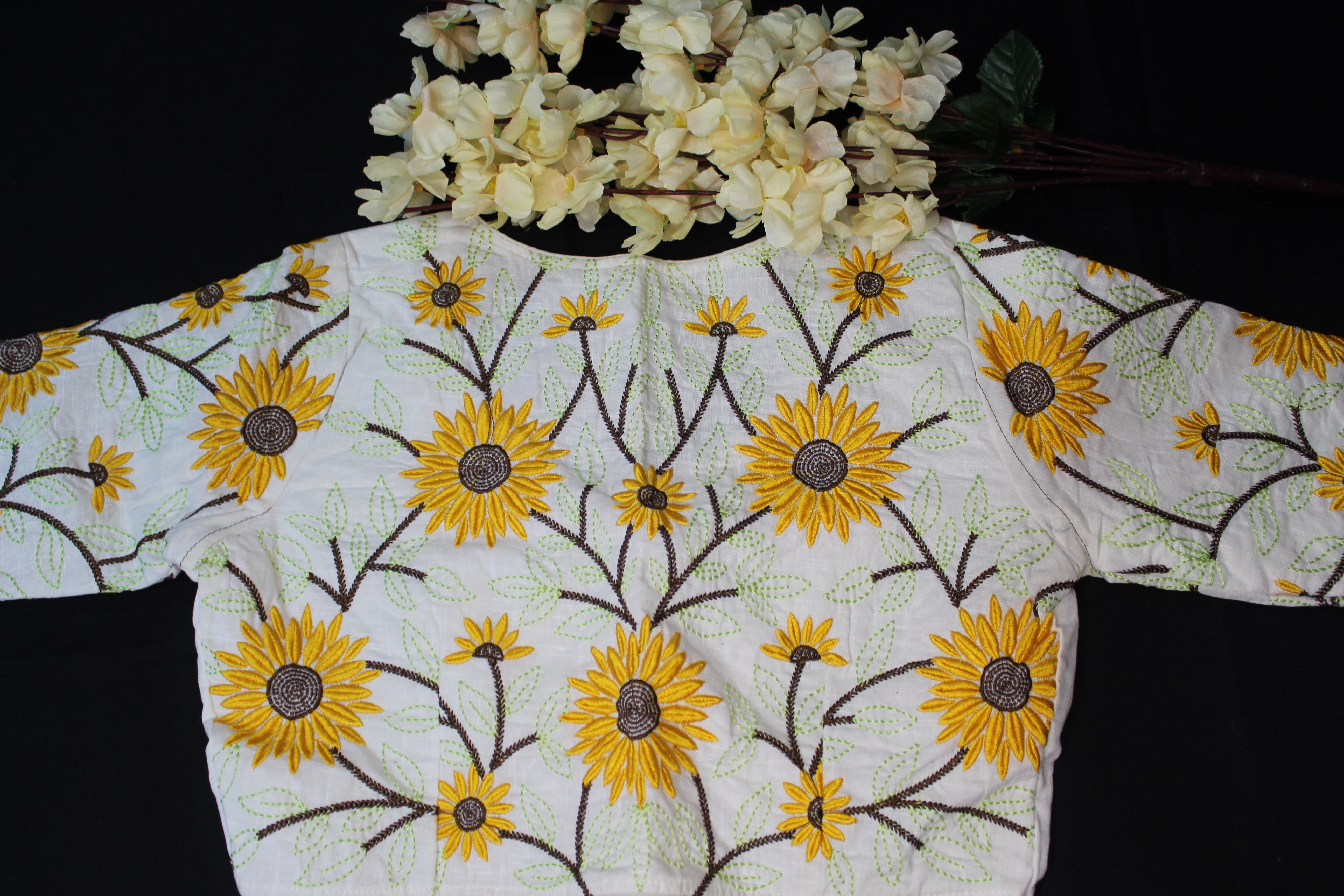White Embroidery Blouse - Thumbnail 2