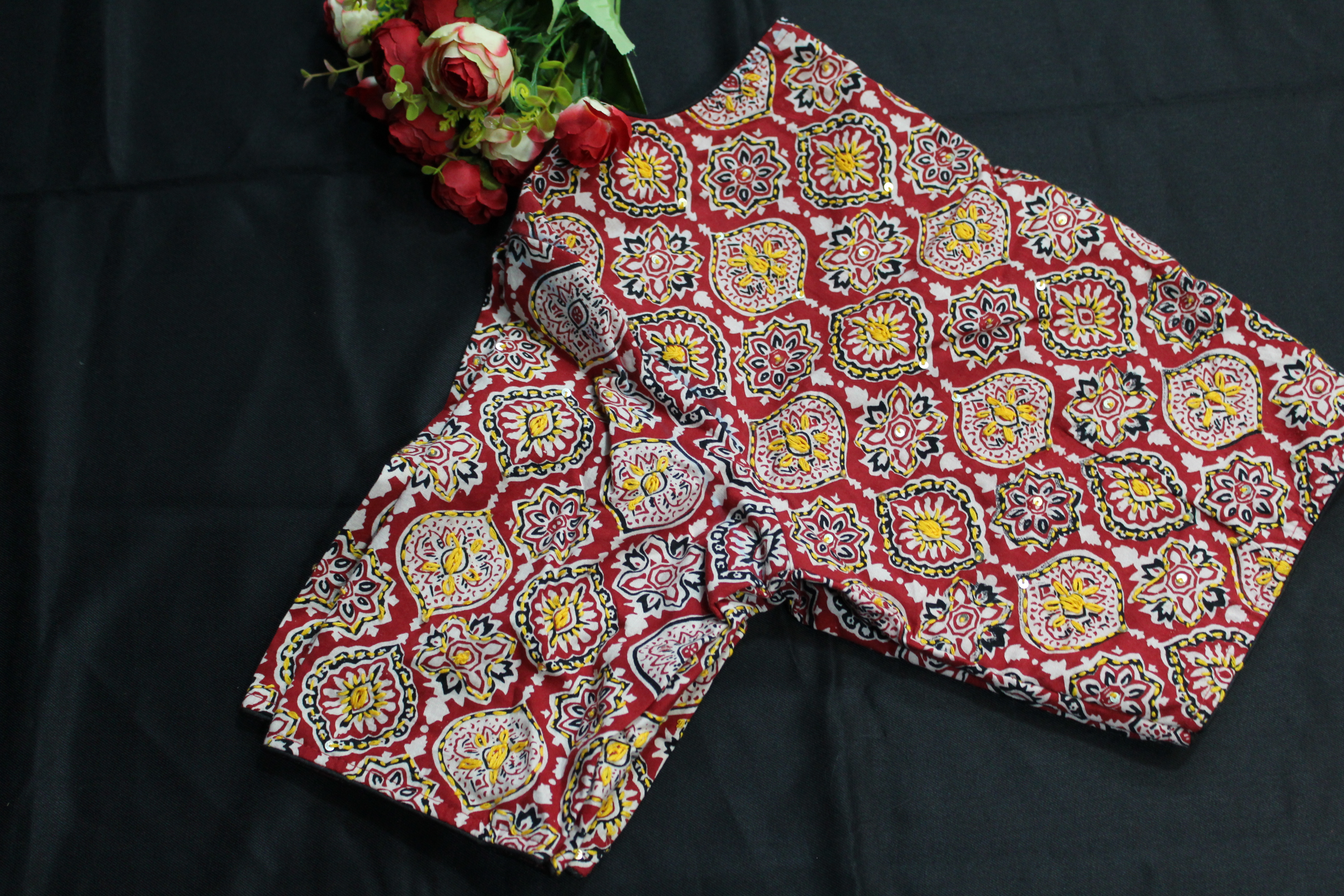 basic red blouse - Thumbnail 3