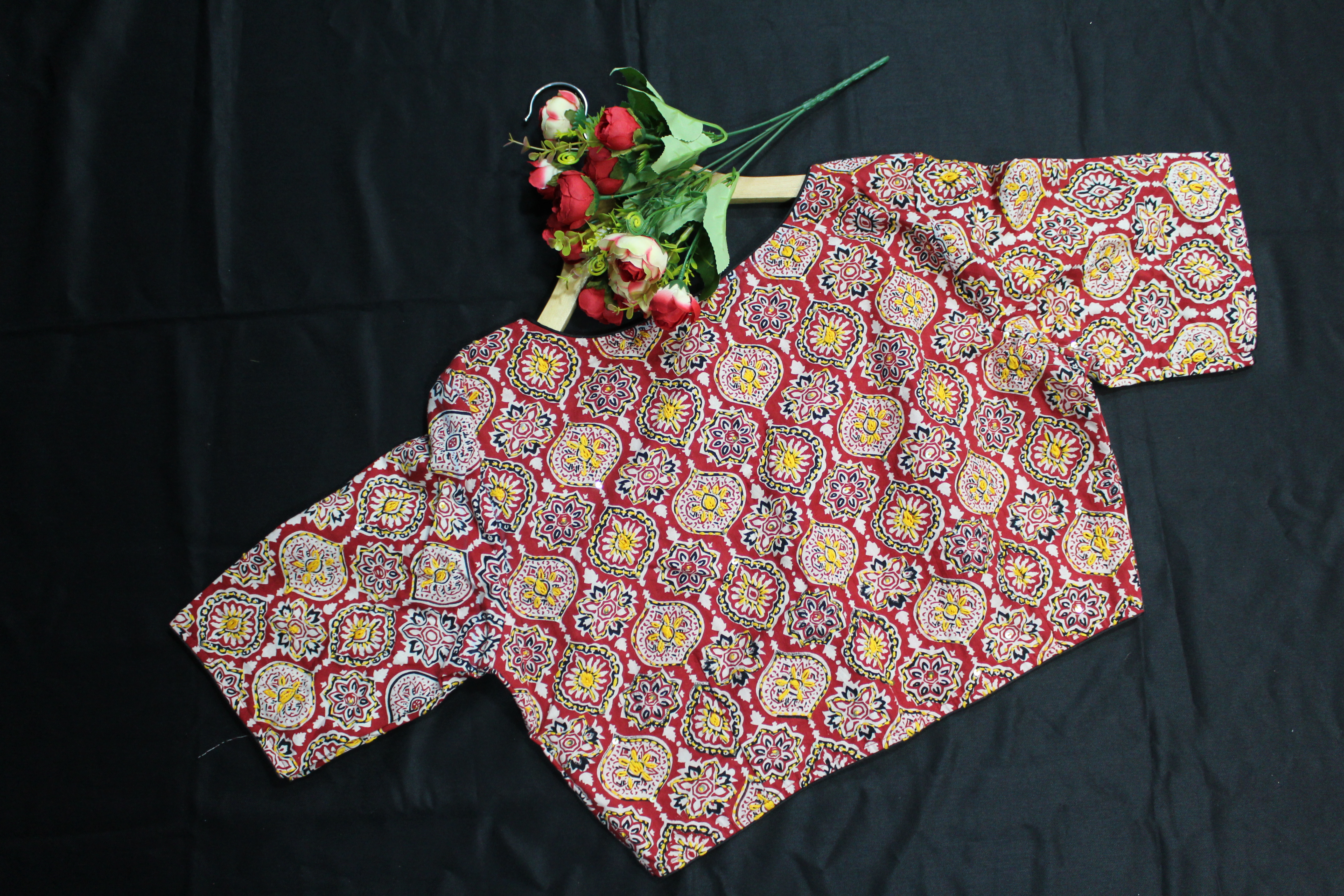 basic red blouse - Thumbnail 5