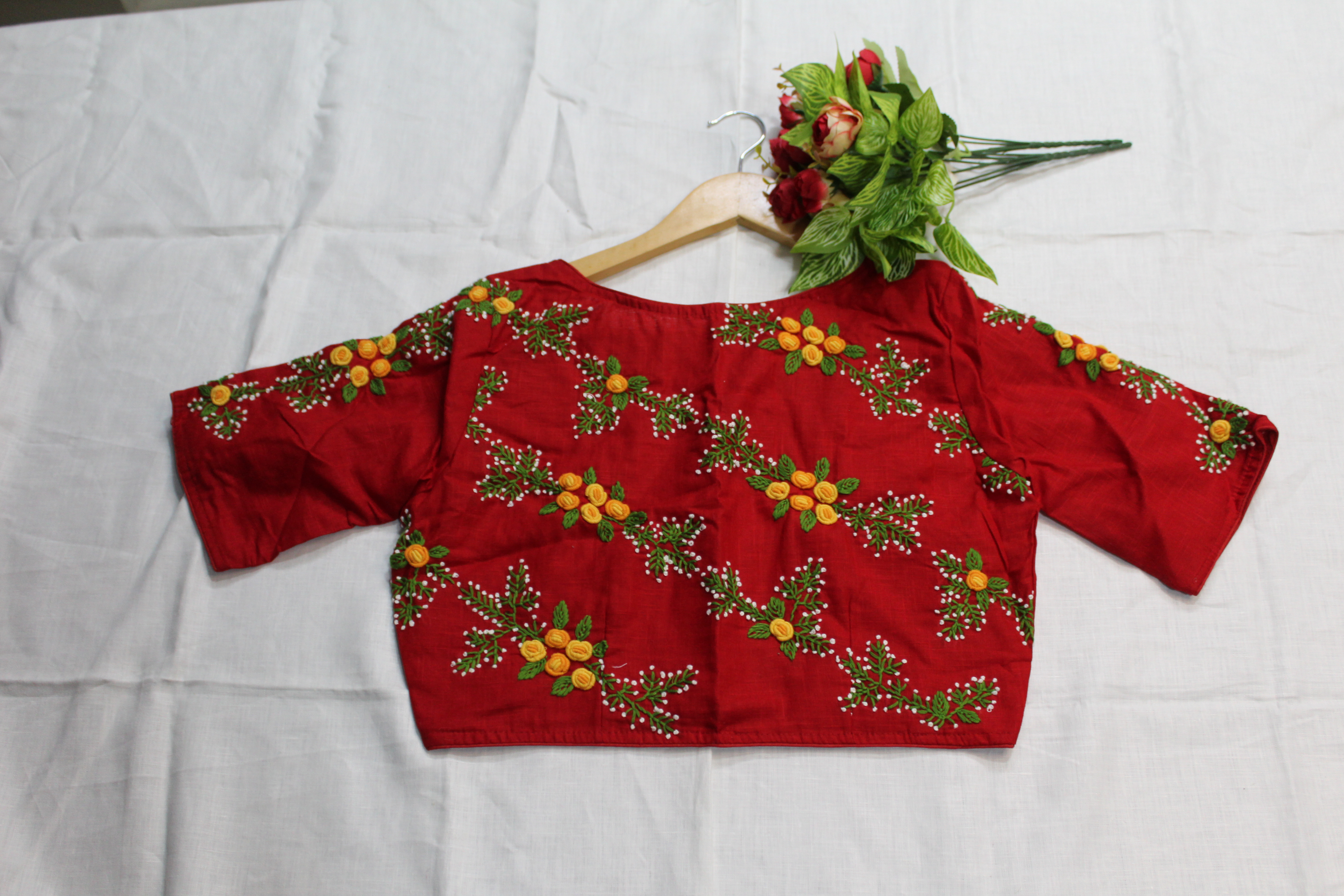 Red flower Embroidery Blouse - Thumbnail 4