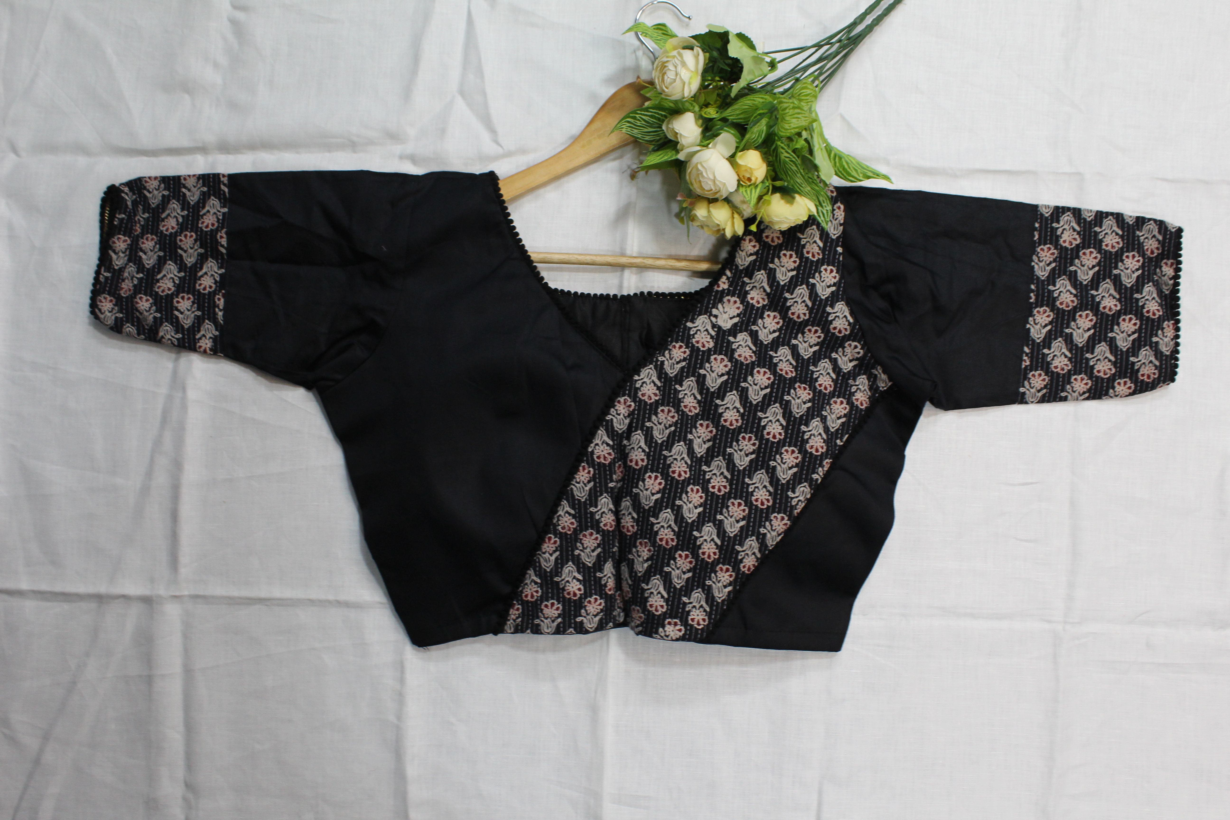 Black white blouse - Thumbnail 4