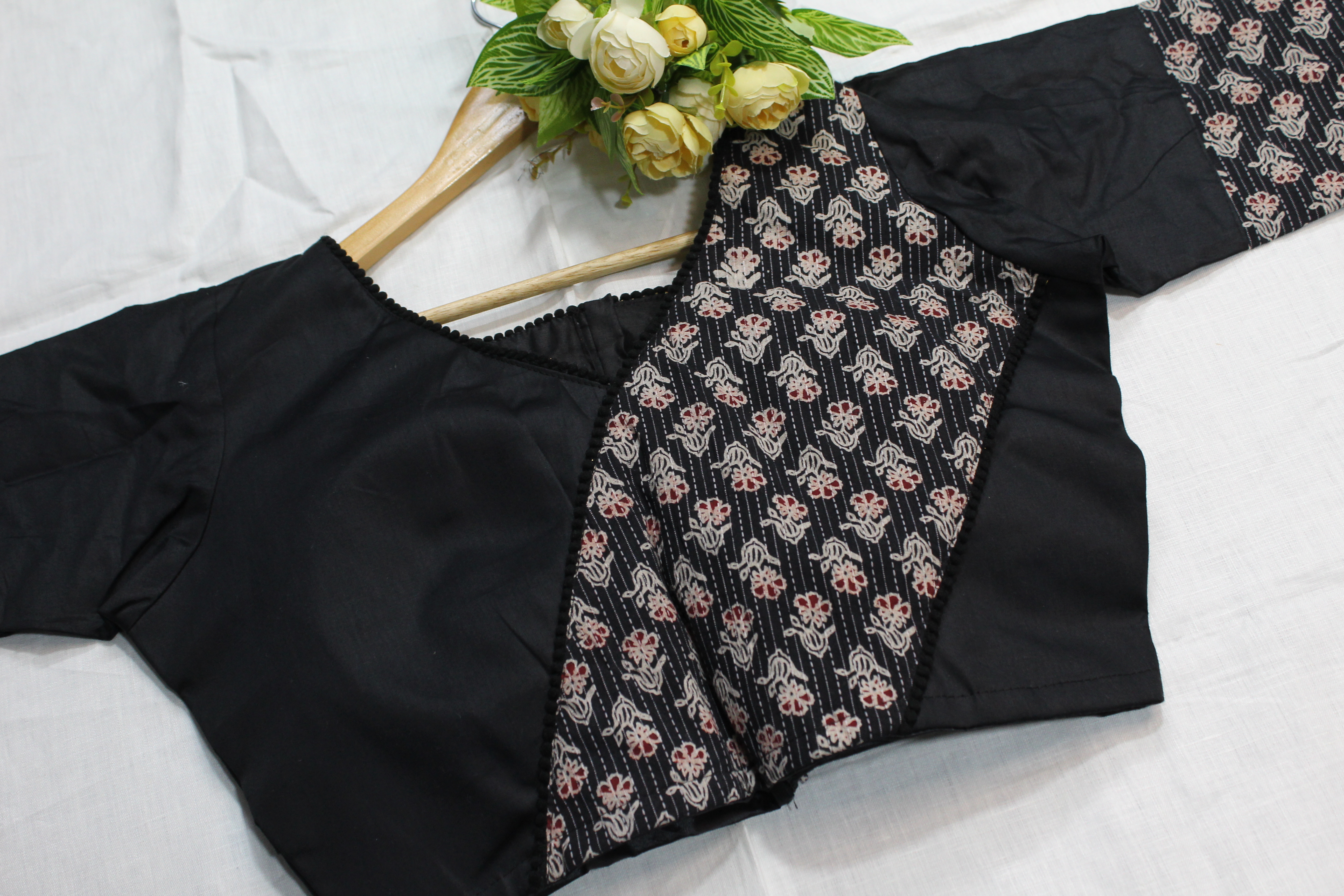 Black white blouse - Thumbnail 5