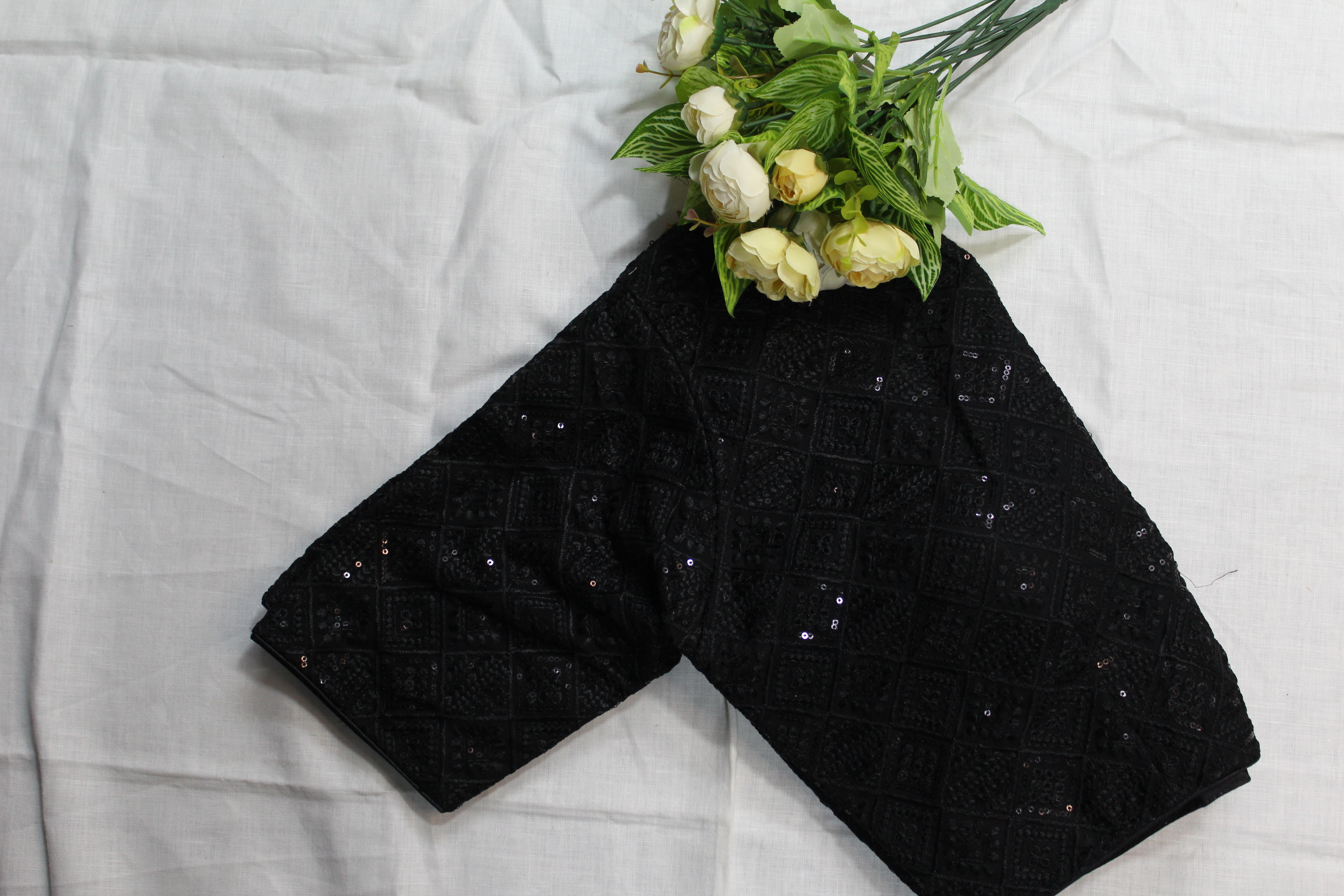 black blouse - Thumbnail 6