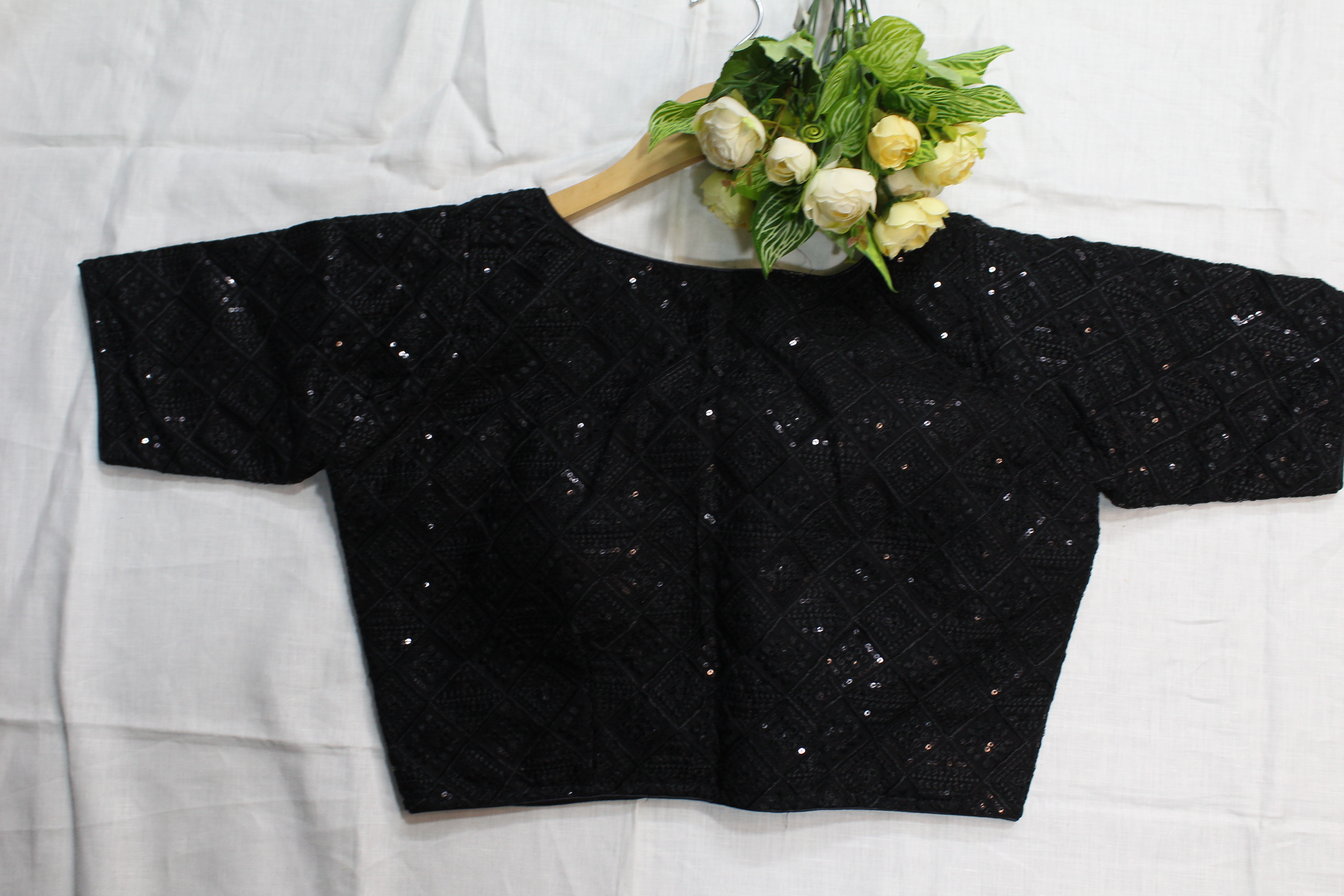 black blouse - Thumbnail 2