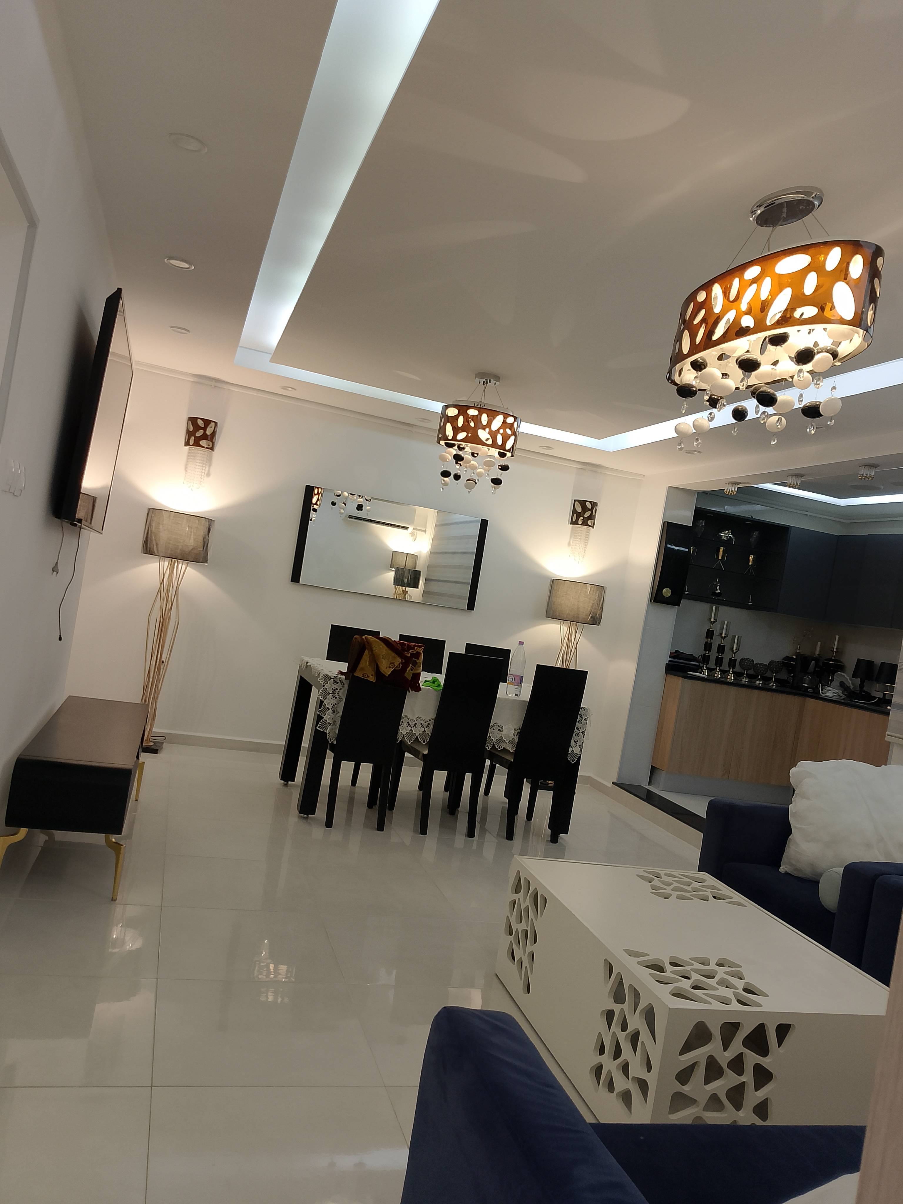 Amine Azzem Décoration 