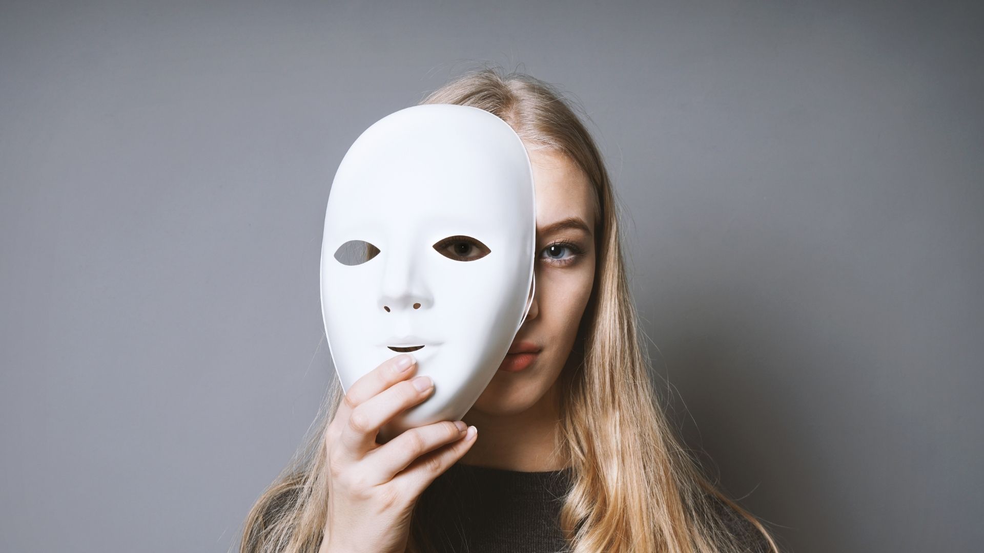 LA COSTRUZIONE DELL’IDENTITA’ PARTE DALL’ADOLESCENZA