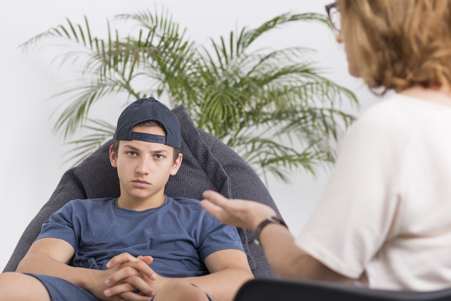 Non lo riconosco più! Cosa succede davvero nel cervello di tuo figlio adolescente