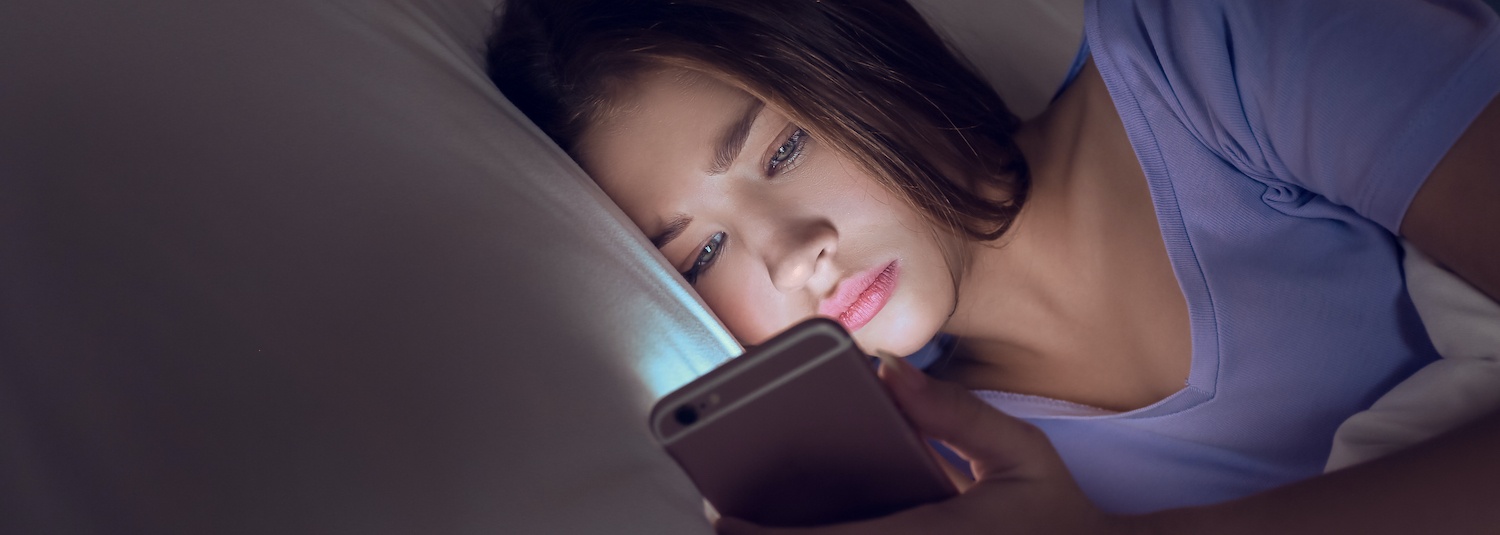 Vamping e Adolescenti, cosa sono i vampiri dei social
