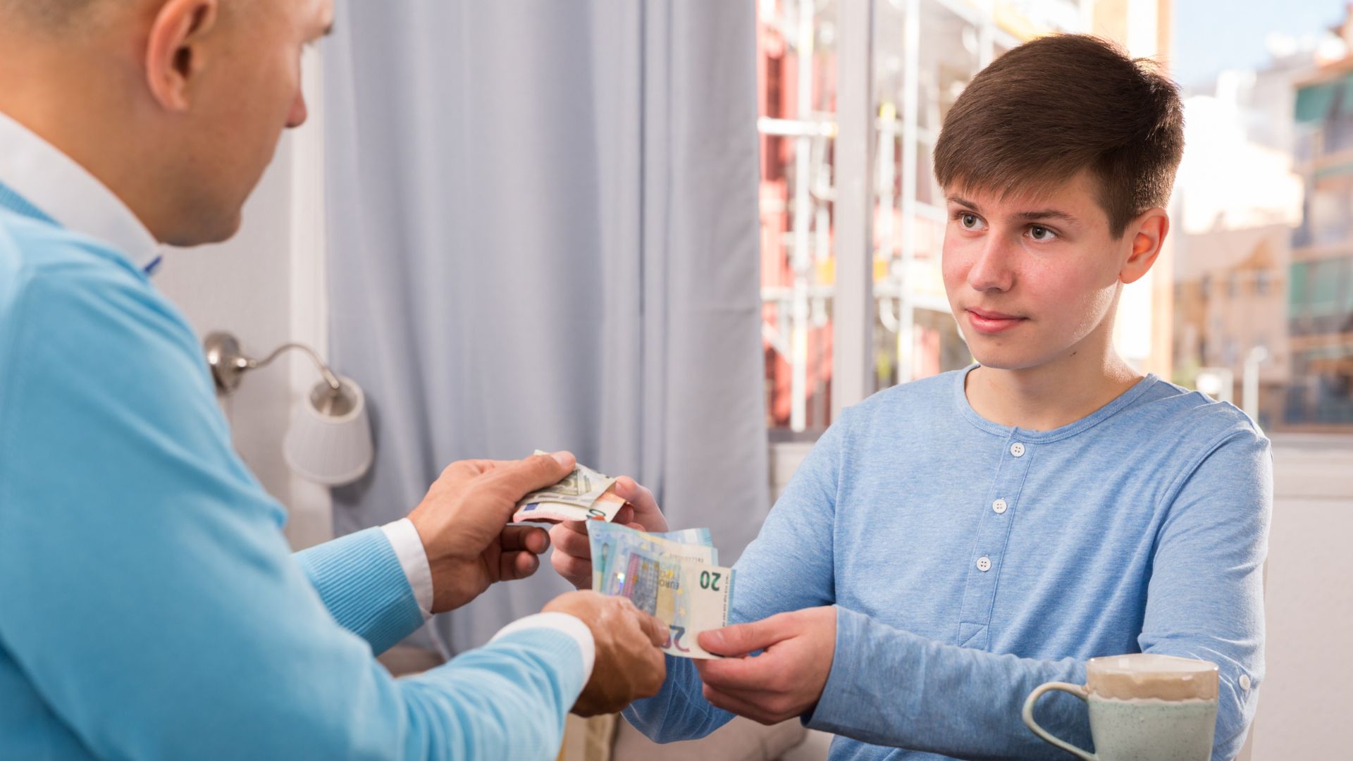 Zakgeld voor kinderen: hoe pak je het als ouder aan?