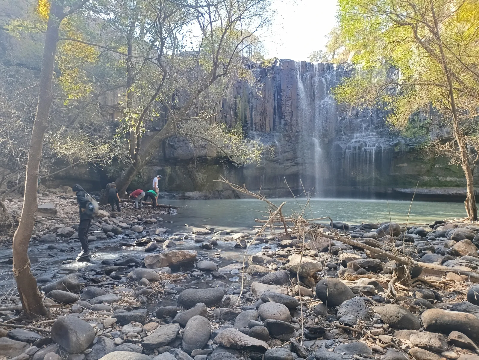 Vista panorámica de la Cascada de Tixhiñú en Aculco, Estado de México.