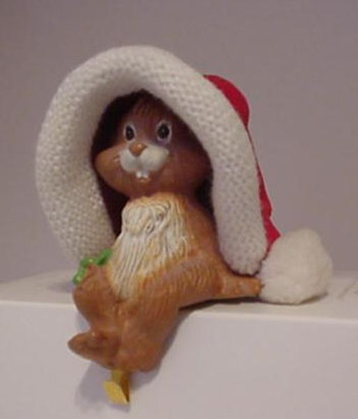 Merry Mouse with big hat