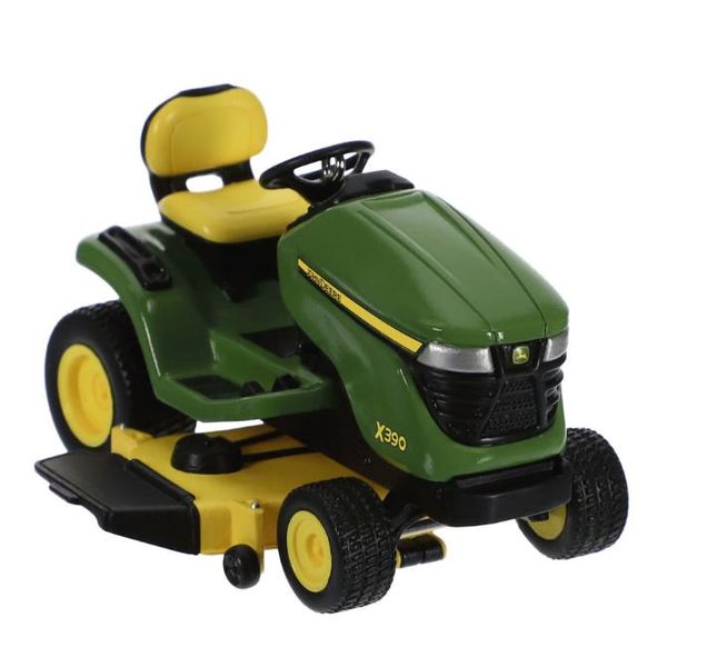 John Deere X390 Lawn Tractor