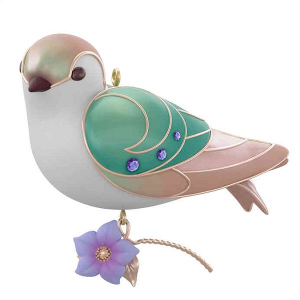 Lady Violet-Green Swallow