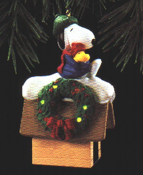 Snoopy and Woodstock on Doghouse