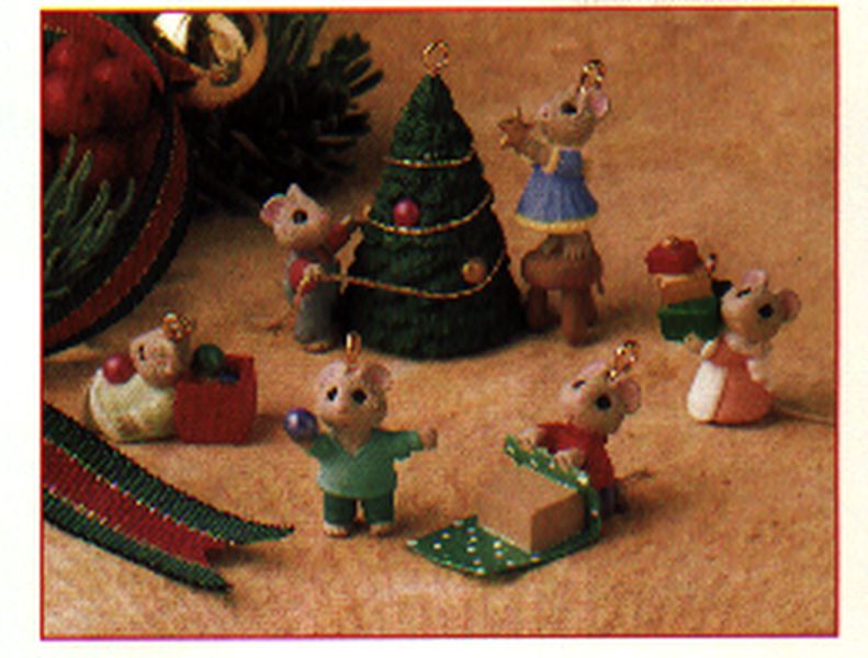 Tiny Christmas Helpers