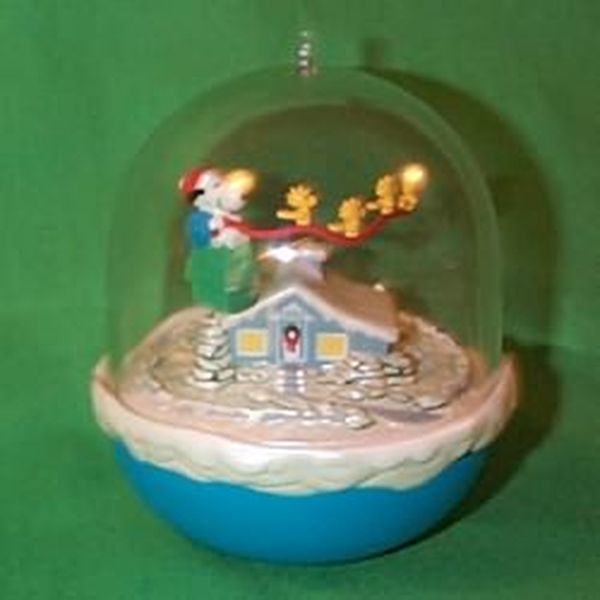 Snoopy Plays Santa