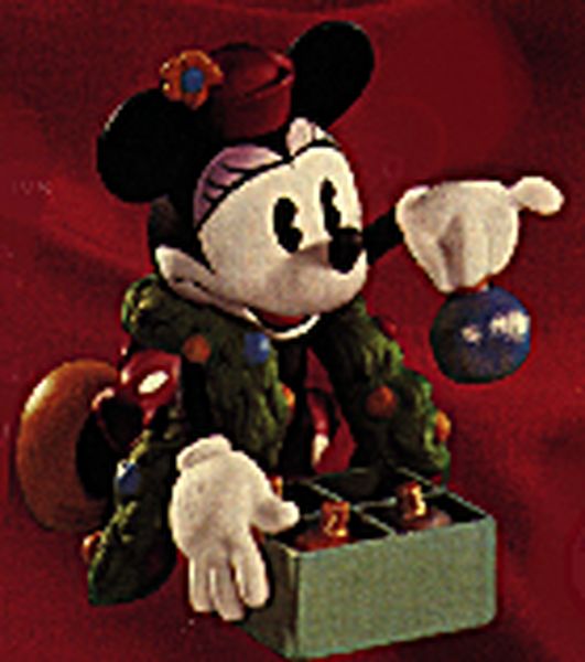 Minnie Trims the Tree