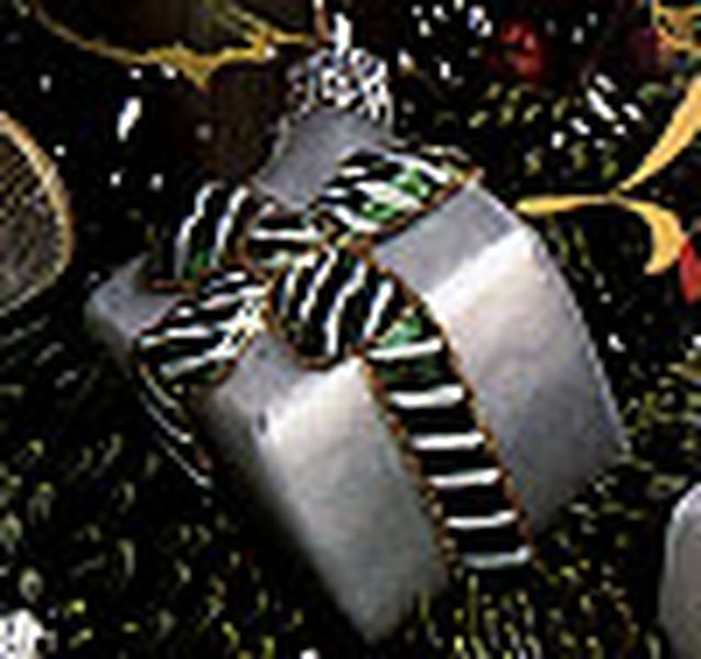Li'l Gift - Green Bow