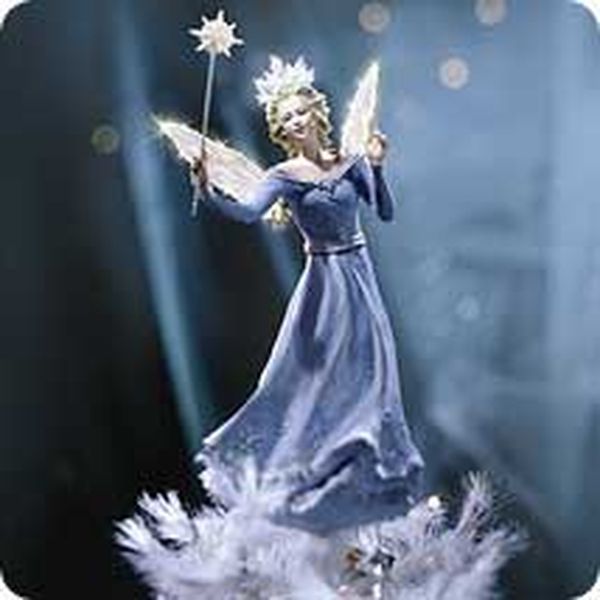 Queen Aurora Tree Topper