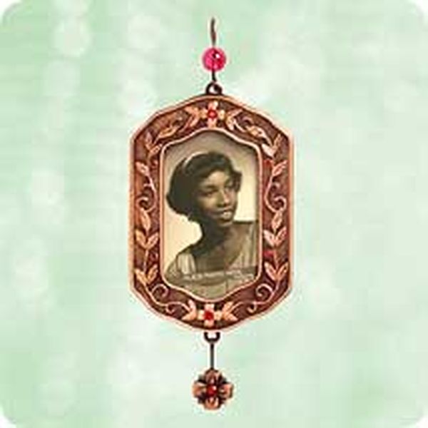 Remembering the Past - Photo Holder