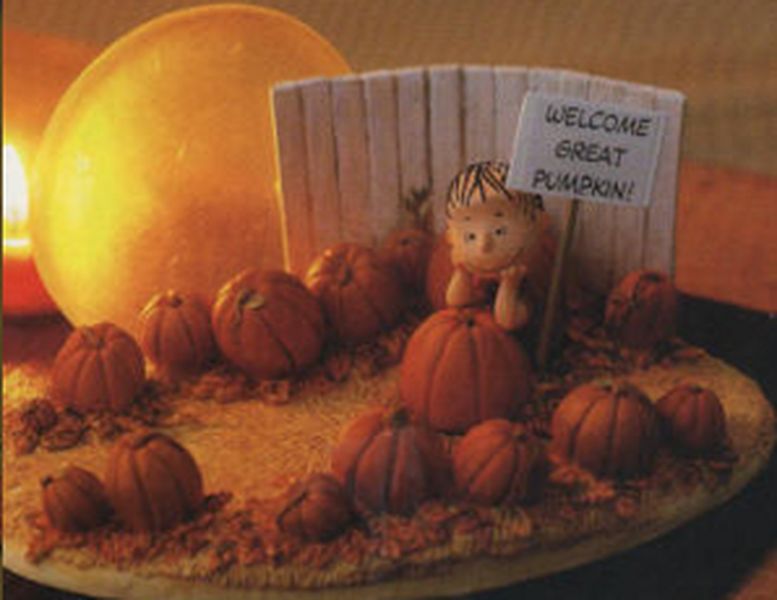 Pumpkin Patch Display Base with Linus Ornament