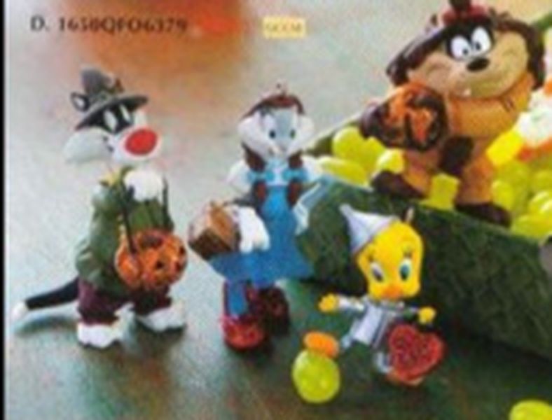 Trick-Or-Treating In Oz Set