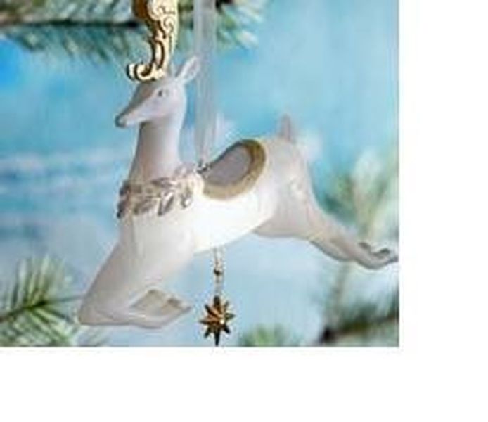 Glimmering Reindeer