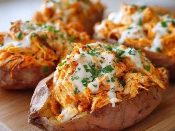 High Protein Buffalo Chicken Stuffed Sweet Potato recipe, American, Main Courses