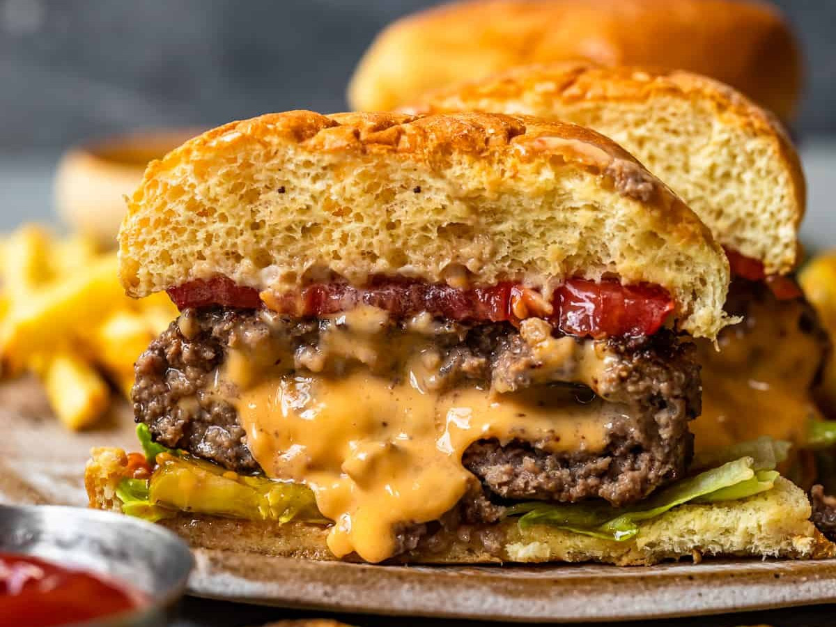 Juicy Hamburgers recipe, American, Main Courses