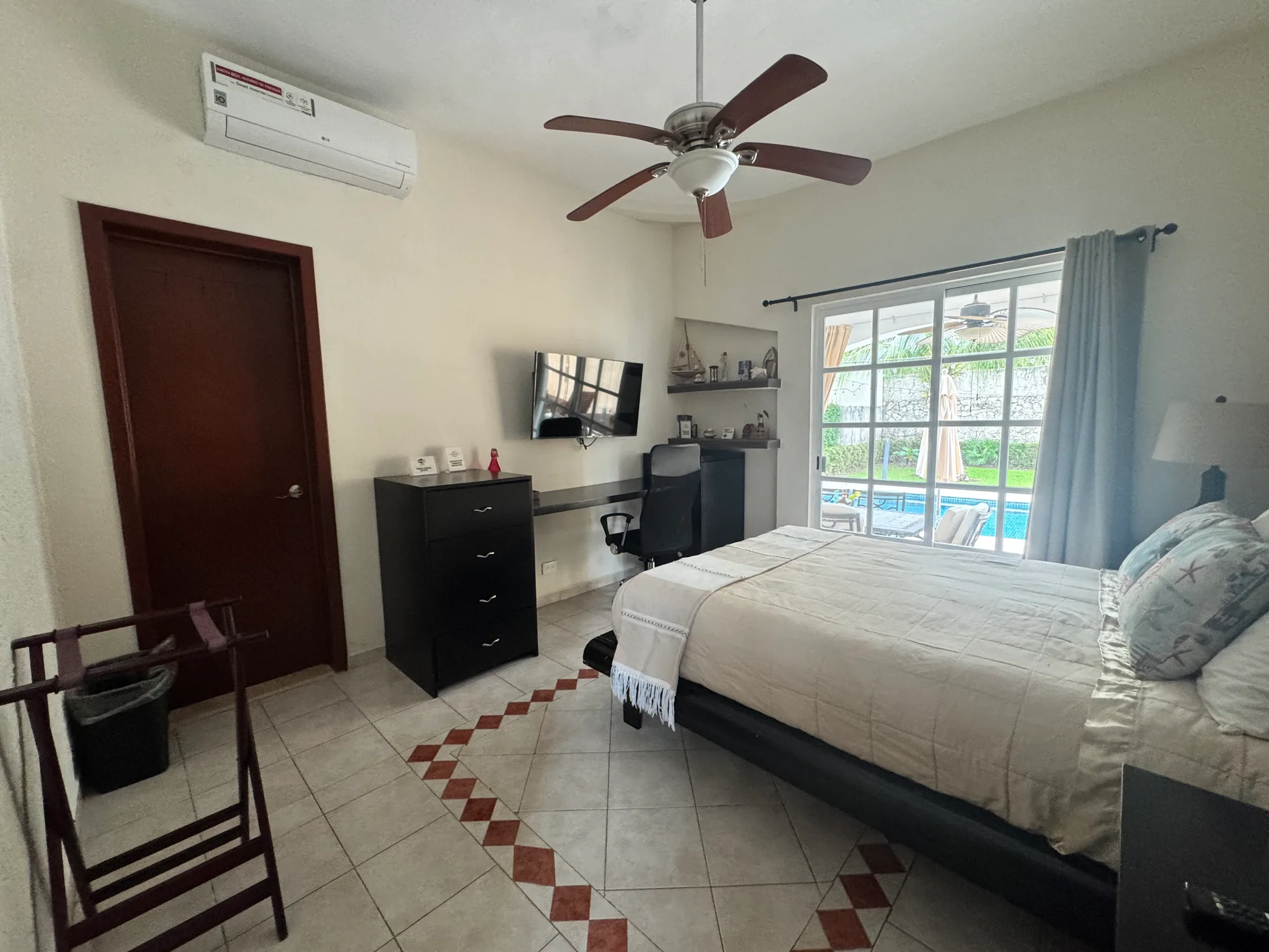 Elite Room