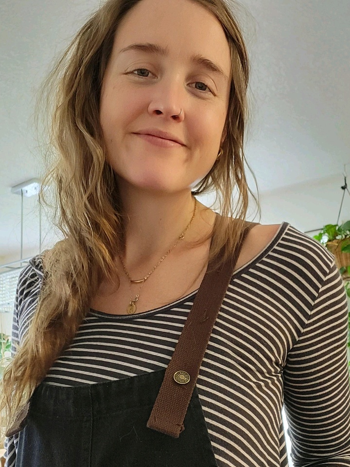 Meet April Cooke with Yuyyu.com