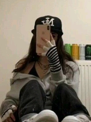 Meet Elizabeth with Yuyyu.com