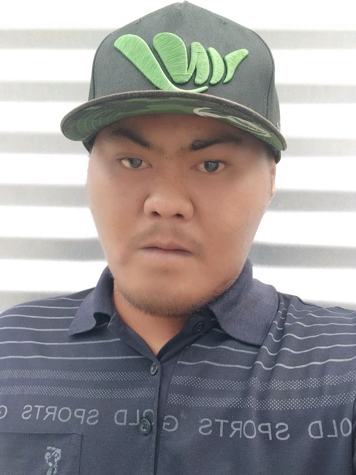 Meet iputoa Juliano  with Yuyyu.com