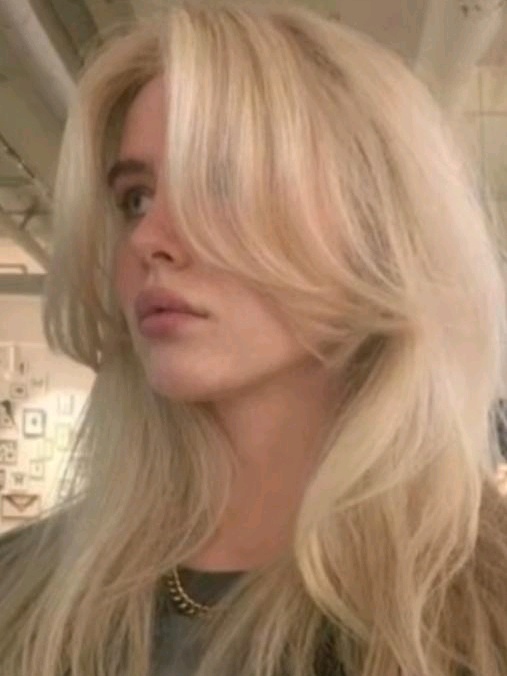Meet Юлиана with Yuyyu.com