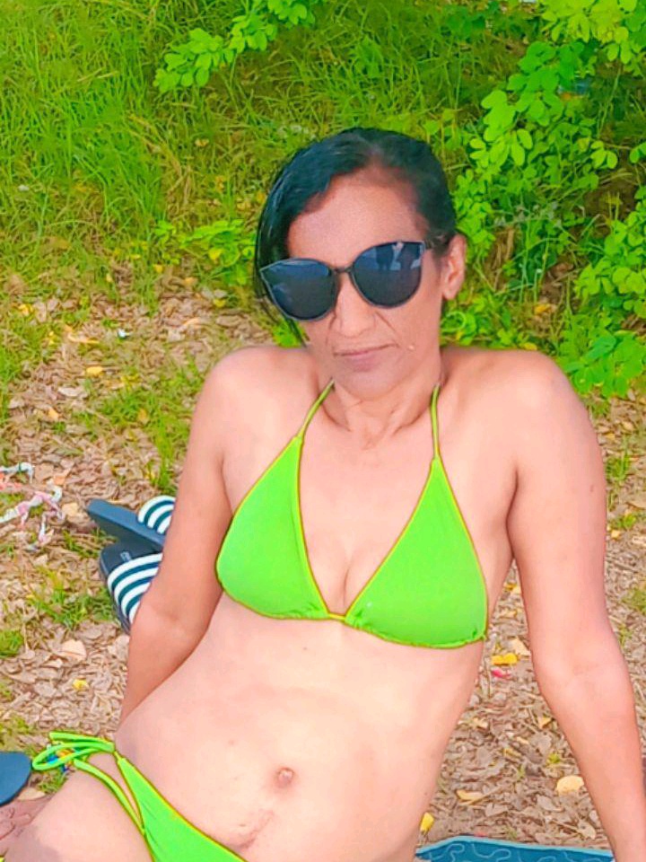 Meet sara with Yuyyu.com