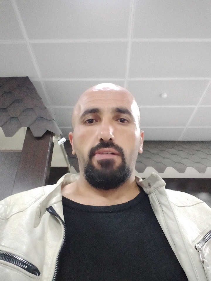 Meet Süleyman yurt  with Yuyyu.com
