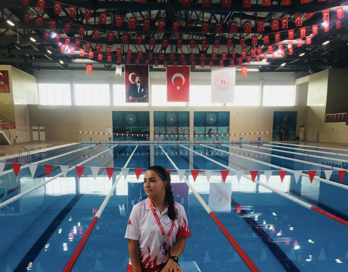 Sena Çobanoğlu - Yüzme Antrenörü