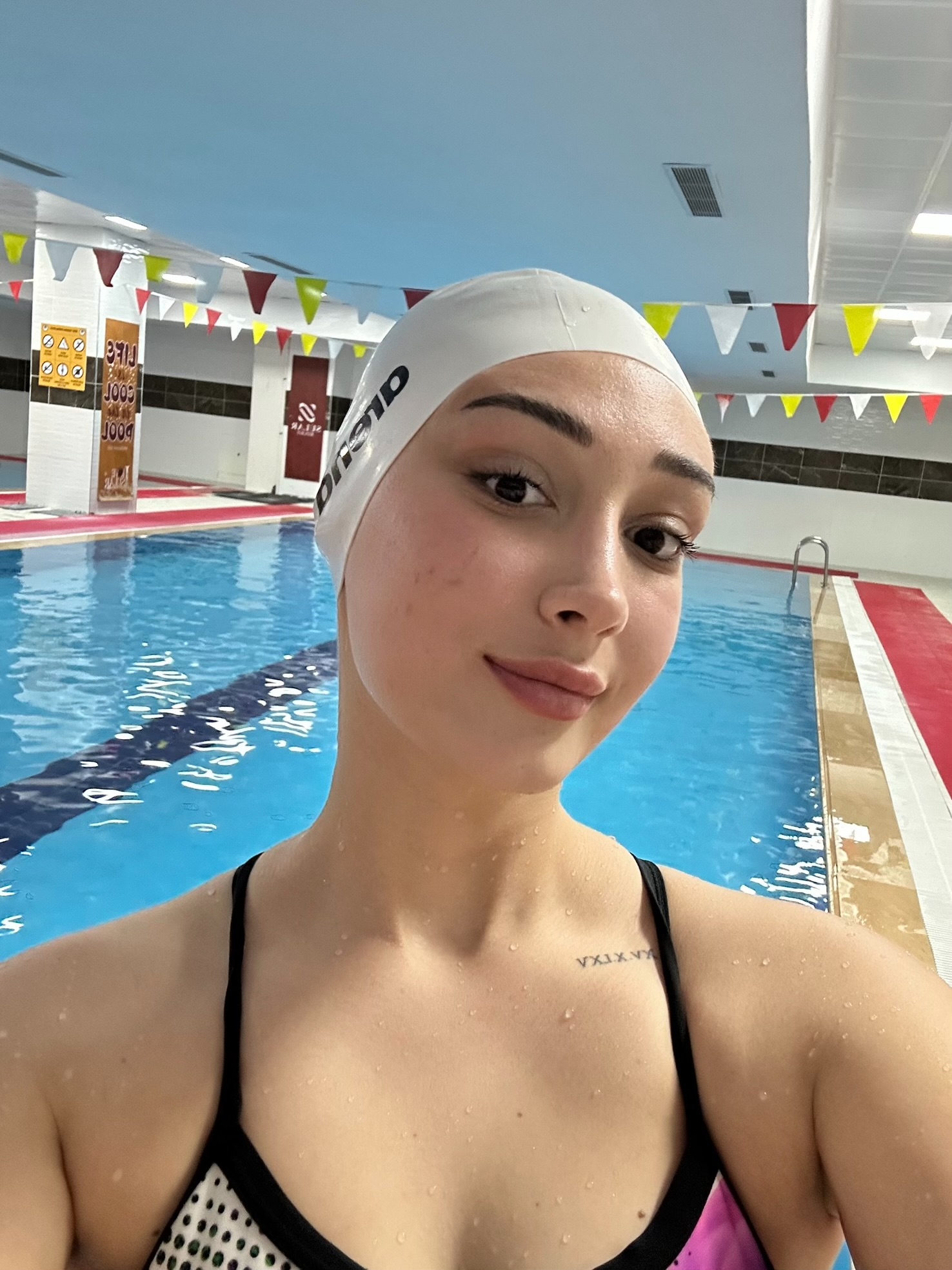 Merve Bora - Yüzme Antrenörü