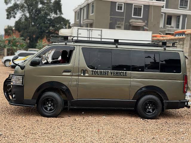 Safari Van - Image 1