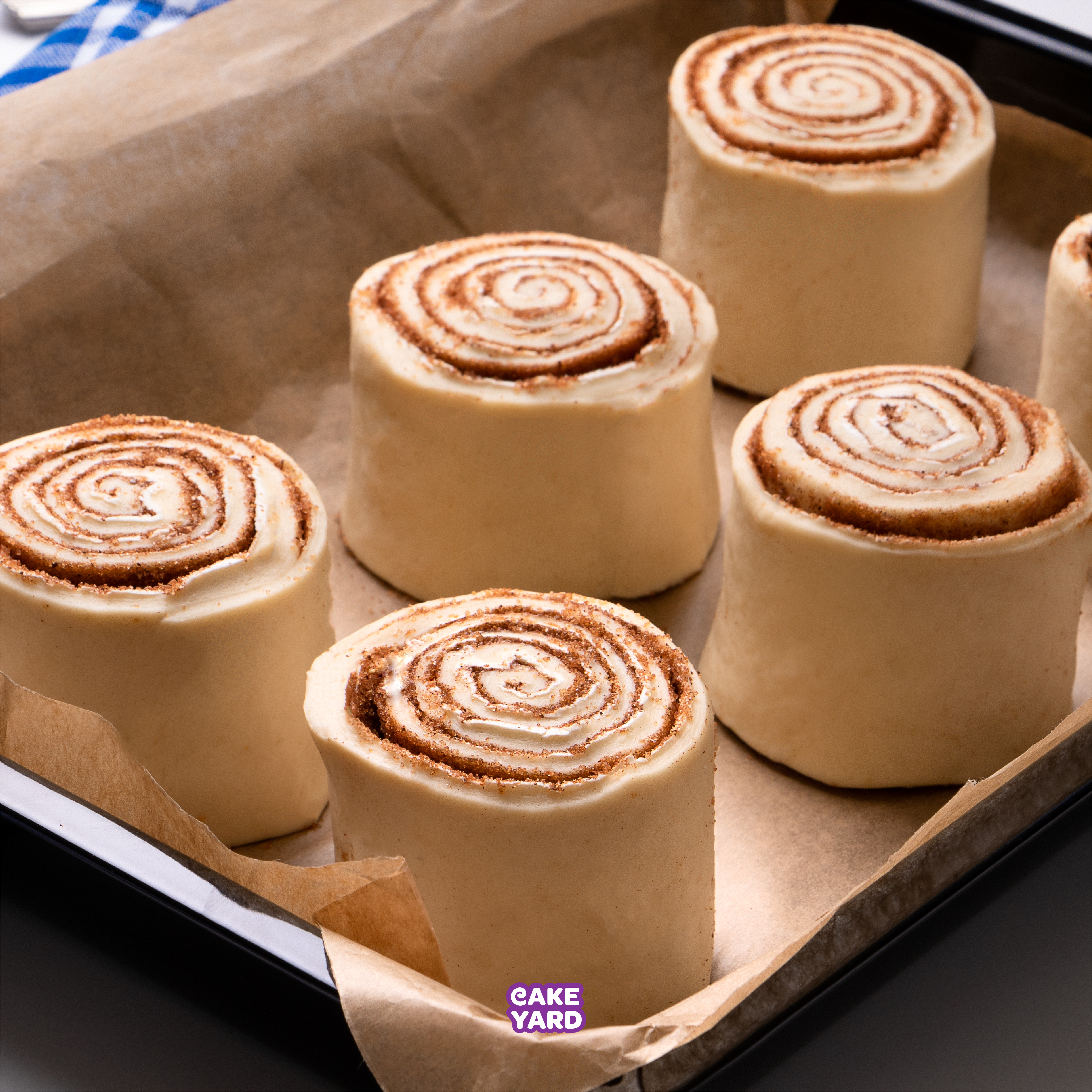 CARAMEL CINNAMON ROLL - view 4