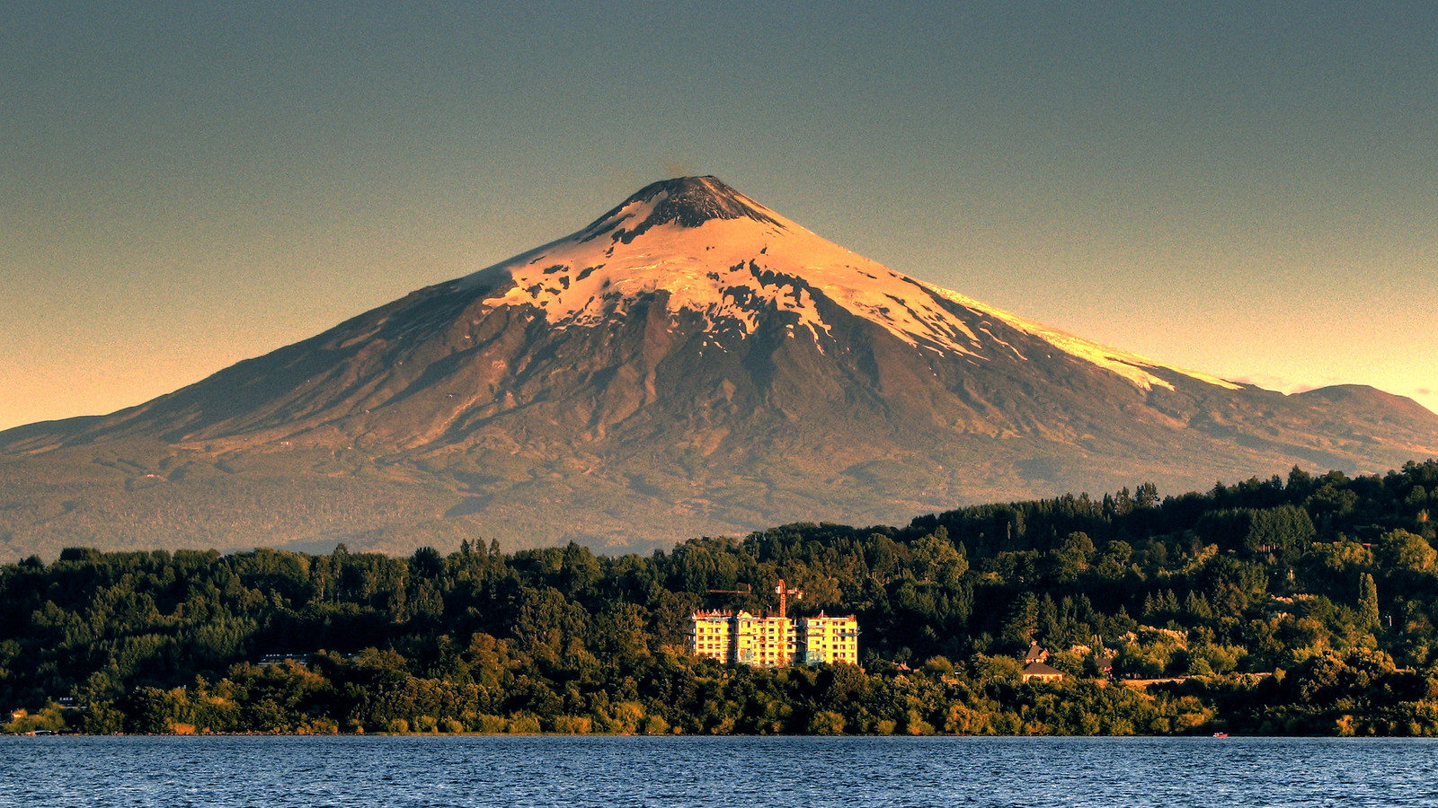 14 de Octubre 2026 - Pucón, Chile! 🇨🇱