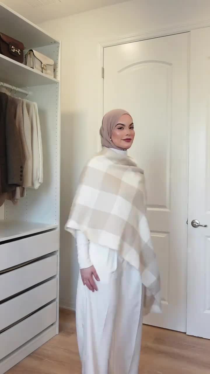 Chic Scarf Poncho Tutorial