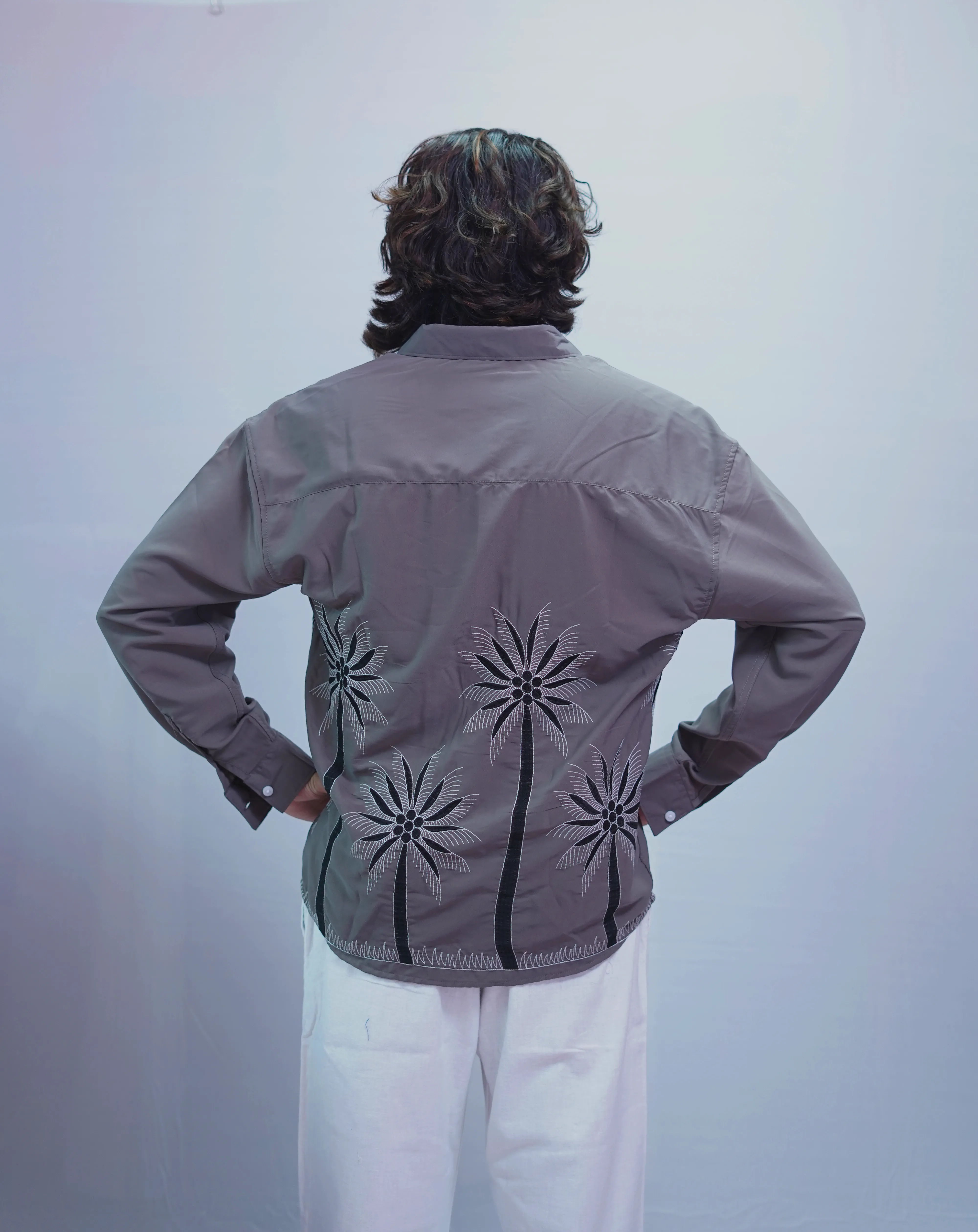 GREY TREE EMBROIDERY SHIRT