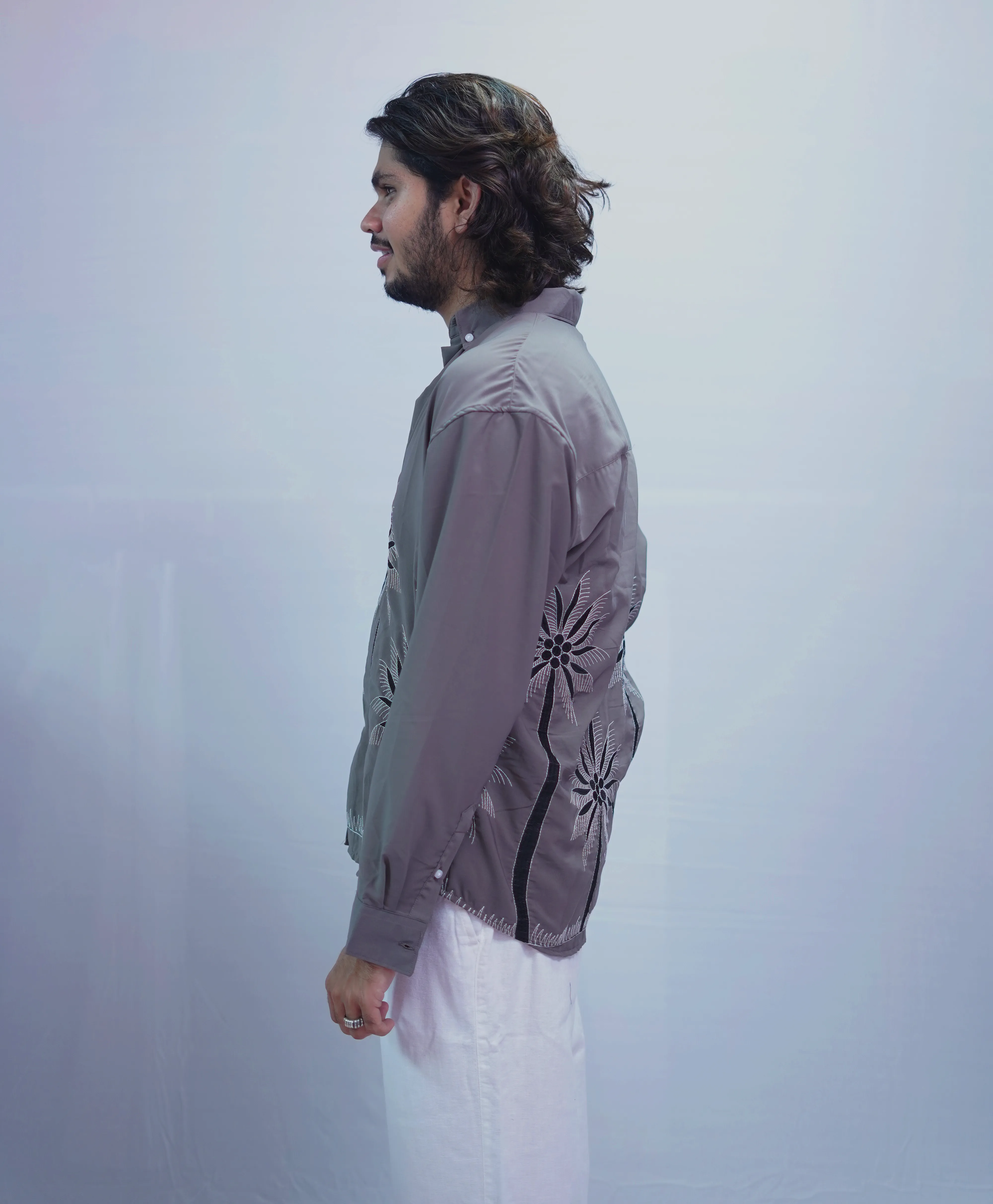 GREY TREE EMBROIDERY SHIRT