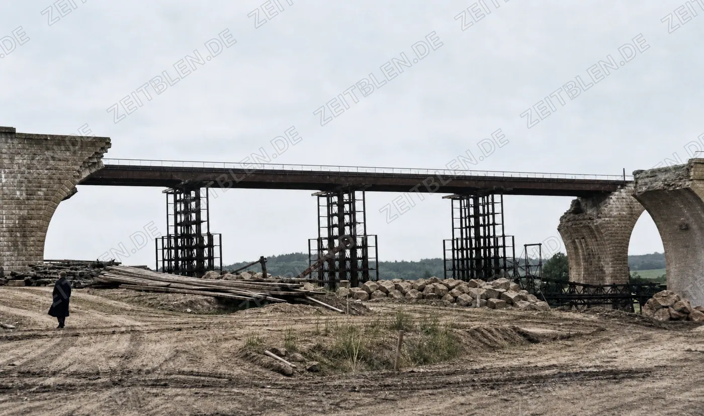 Zerstörte Autobahnbrücke in Südbayern, vermutlich bei Weyarn